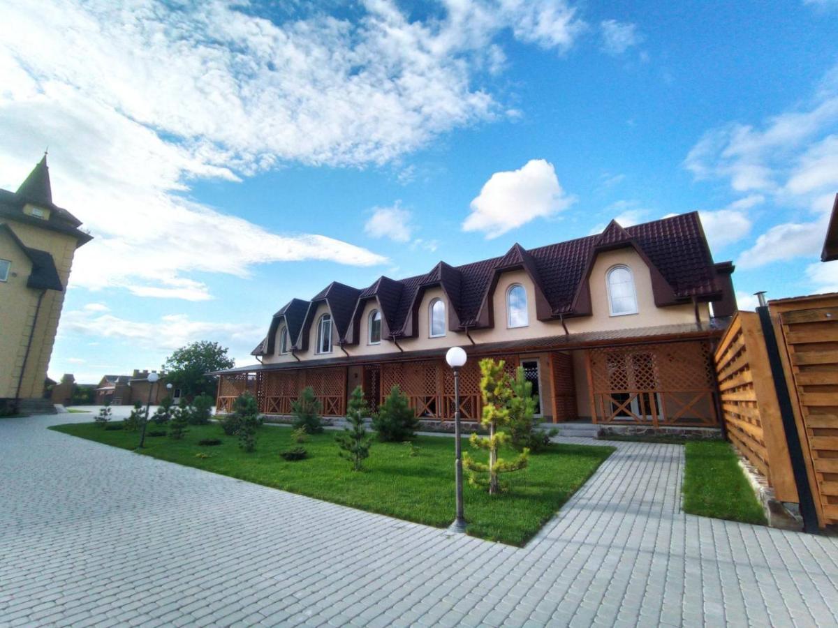 Готельно-Ресторанний Комплекс Прованс Парк 波恰耶夫 外观 照片